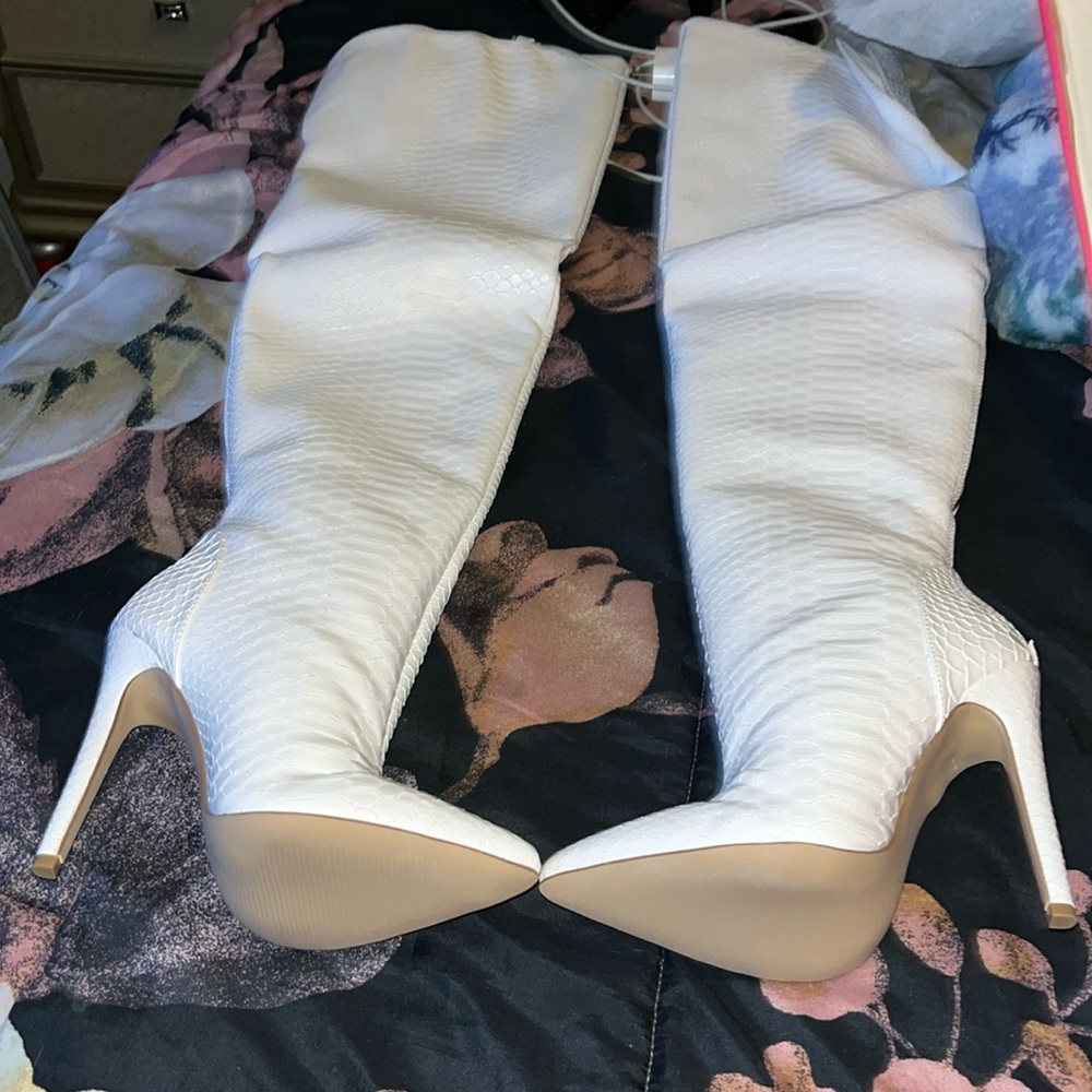 Brand new high heels from #SHOEDAZZLE